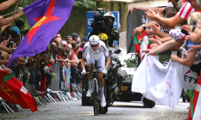 https://www.gettyimages.nl/detail/nieuwsfoto's/jonas-vingegaard-rasmussen-of-denmark-and-team-jumbo-nieuwsfotos/1410476144?adppopup=true
