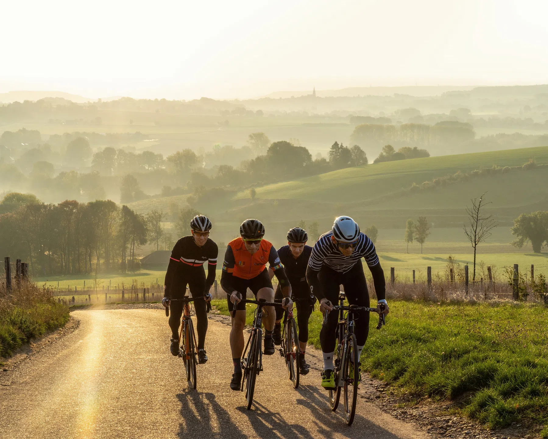 coverfoto - bicycling.jpg