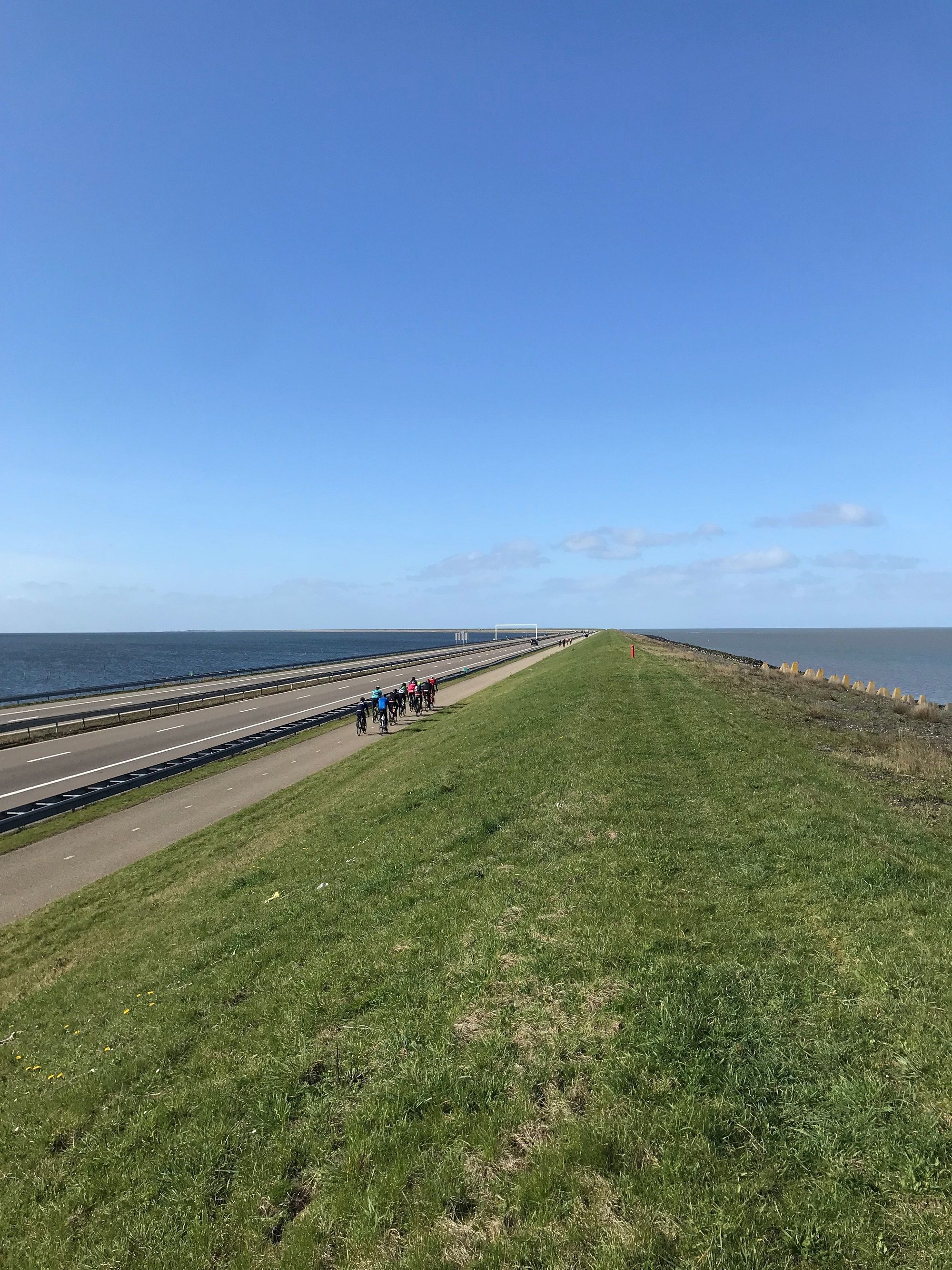 afsluitdijk2.jpg