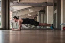 Thumbnail for article: Deze core stability oefening is nog beter dan de ‘plank’!