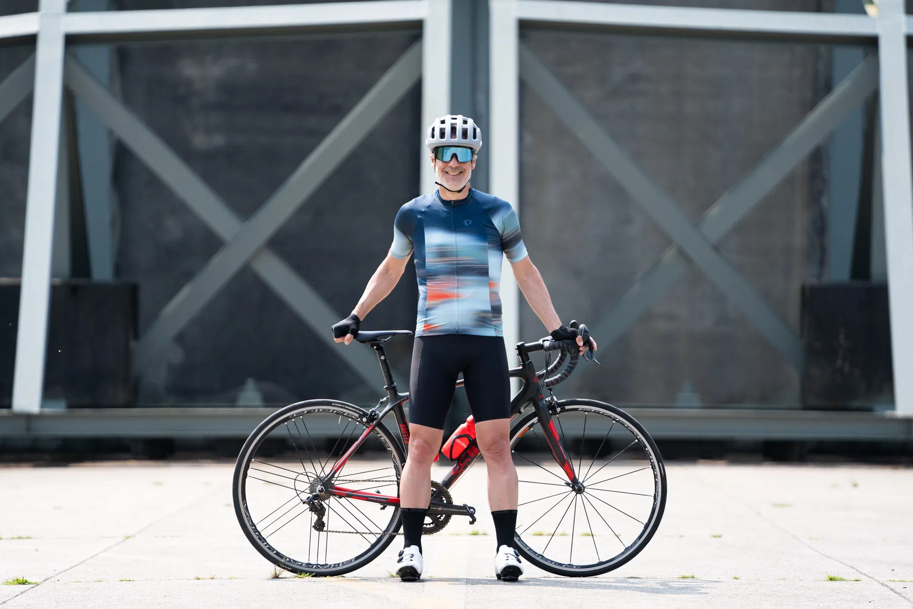 2021-06-09 Gijs Ferkranus _ TRLS - Bicycling Kleding Shoot Vliegbasis Soesterberg-00131.jpg