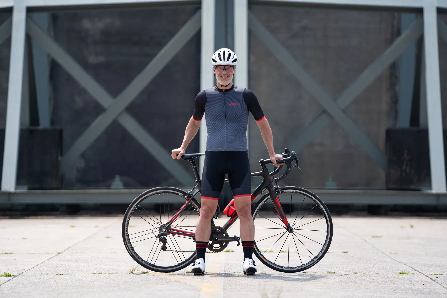 2021-06-09 Gijs Ferkranus _ TRLS - Bicycling Kleding Shoot Vliegbasis Soesterberg-00244.jpg