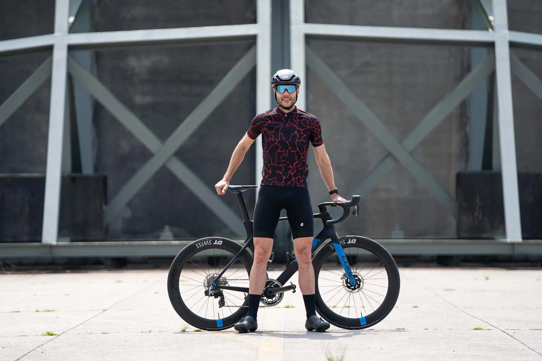 2021-06-09 Gijs Ferkranus _ TRLS - Bicycling Kleding Shoot Vliegbasis Soesterberg-00356.jpg