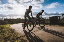 Thumbnail for article: Samen trainen met je fietsmaat? Doe de kop-over-kop training