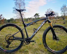 Thumbnail for article: Dit is alles wat je moet weten over een full suspension mountainbike