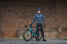 Thumbnail for article: Review: Decathlon Van Rysel Racer Extreme fietsjack en Racer lange fietsbroek
