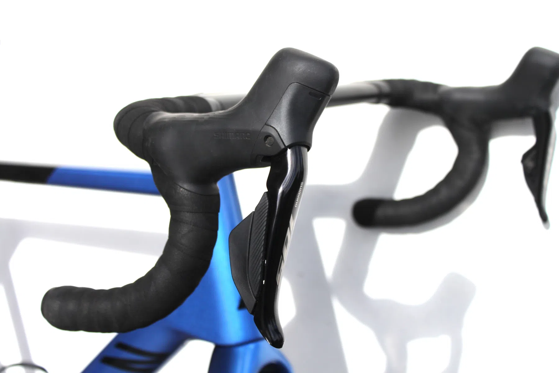 Shimano_105_Di2_shifters1.JPG