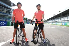 Thumbnail for article: Is de Formule 1 schoner dan wielrennen?