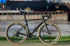 Thumbnail for article: Review: Van Rysel RCR - De jongste racefiets in de World Tour