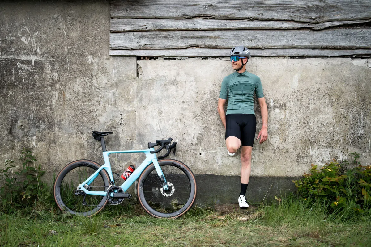Dames kledingtest: Etxeondo L/M Alda fietsshirt en Olaia fietsbroek