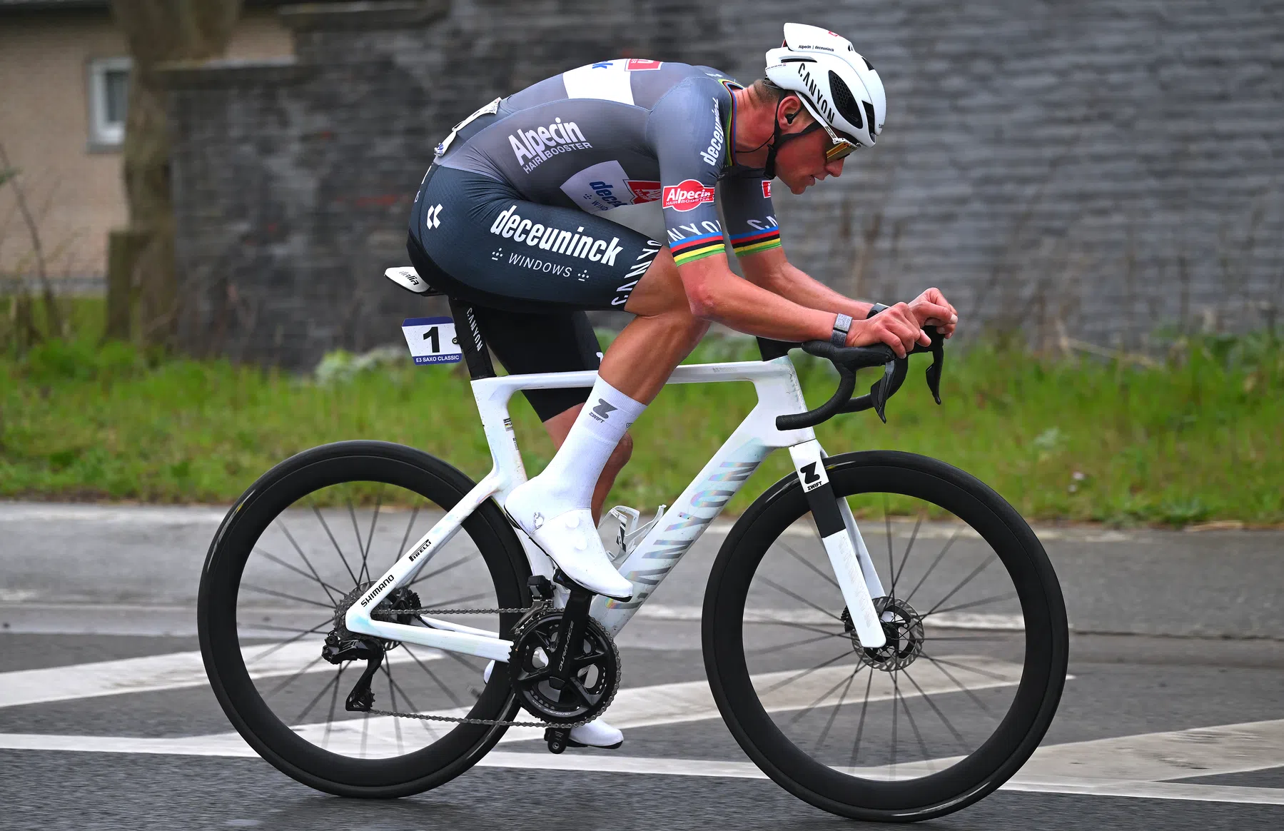 Mathieu van der Poel blijft tot 2032 schakelen met Shimano