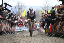 Thumbnail for article: Tadej Pogacar klaar voor Parijs-Roubaix: KOM op Mons-en-Pévèle