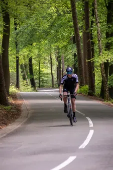 Thumbnail for article: 3 Trainingen om veel calorieën te verbranden in korte tijd