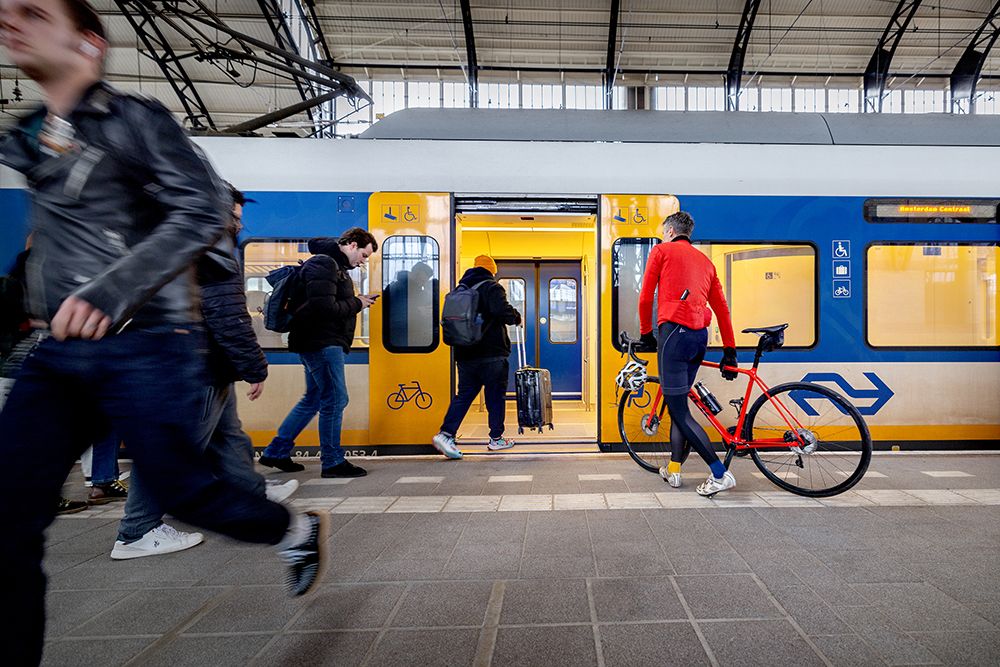 Fiets mee in de trein? Dat kan beter volgens onderzoek.