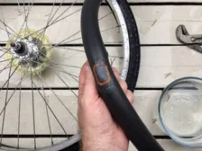 Thumbnail for article: Nooit meer lek: 9 slimme tips om een lekke band te voorkomen