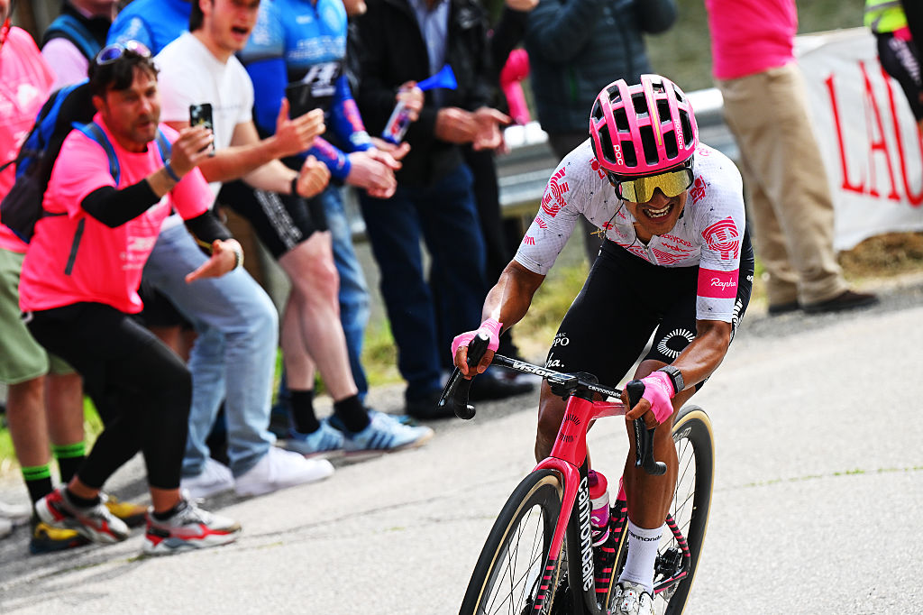 Wat gebeurt er allemaal in een knotsgekke Giro d'Italia 2025?
