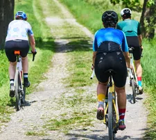 Thumbnail for article: 8 manieren waarop je je rug pijn doet — en hoe je die klachten voorkomt