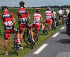 Thumbnail for article: Hoe plassen renners tijdens de Tour de France?