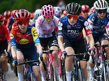 Thumbnail for article: Transfers vrouwenwielrennen: Adegeest, Hengeveld en Kool maken opvallende overstap