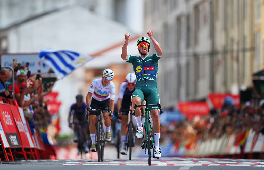 mads pedersen wint etappe 15 la vuelta 2025