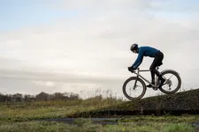 Thumbnail for article: 7 Must-Have fietsaccessoires voor de herfst