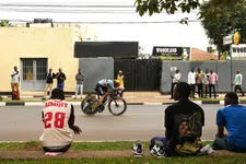 Thumbnail for article: Remco Evenepoel voor derde keer op rij wereldkampioen tijdrijden