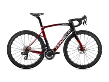 Thumbnail for article: Pinarello introduceert opvallende nieuwe kleurstellingen voor de DOGMA X