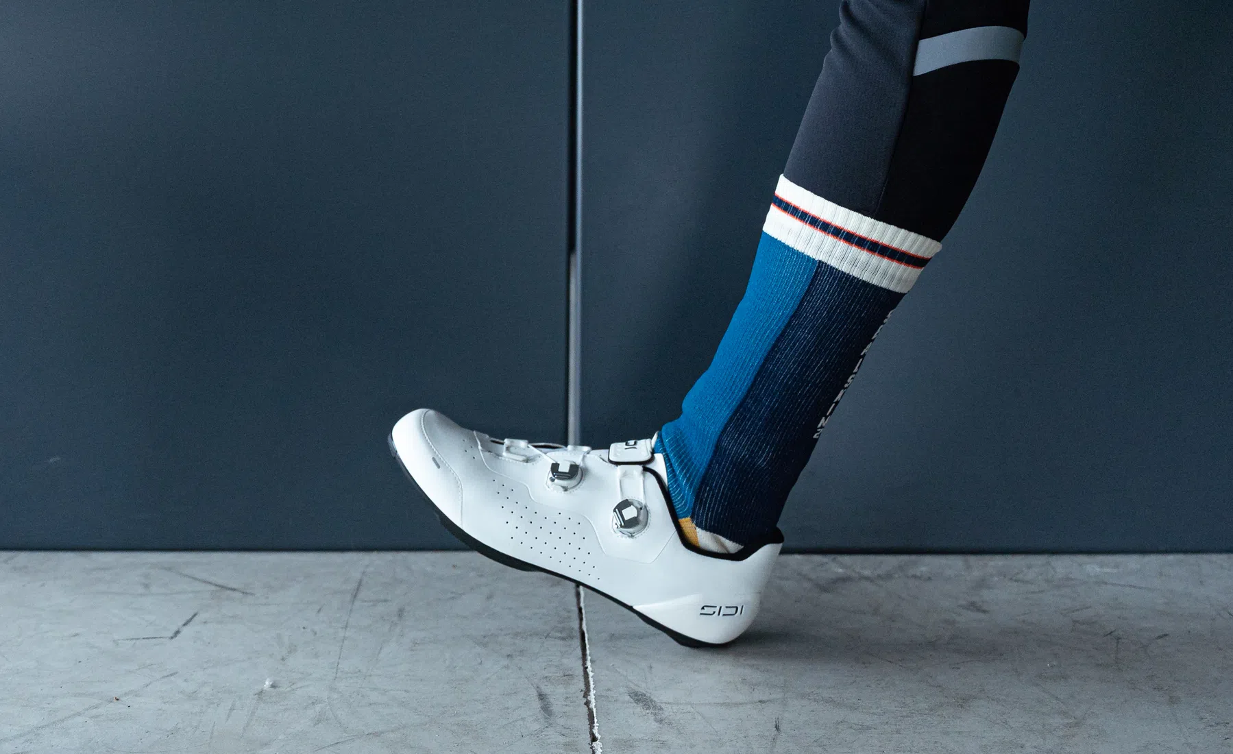 doorfietsen in de herfst met sealskinz billocky waterdichte sokken