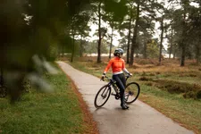 Thumbnail for article: Review: Q36.5 Gregarius Hybrid Jersey & Winter Bib Tights voor dames