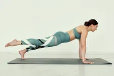 Zo train je je core als een pro: 7 plankvarianten voor kracht op de fiets