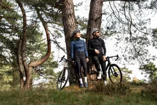 Thumbnail for article: Review: Van Rysel Winter Fietsjas & Fietsbroek Quickzip dames