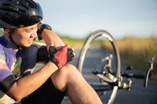 Thumbnail for article: Likken aan je wonden: waarom je moeder gelijk had