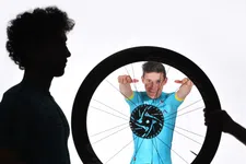 Thumbnail for article: UCI-regels voor wielen vanaf 2026: Hoe aero mag je rim nog zijn?