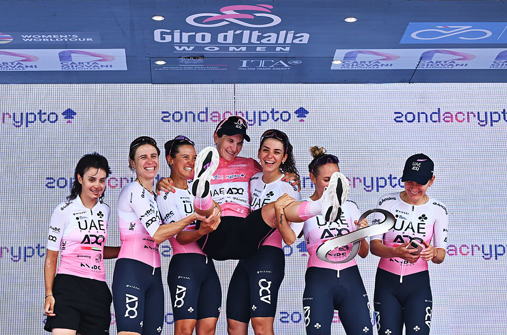 Giro d’Italia Vrouwen 2026: twee aankomsten bergop, klimtijdrit én de Finestre