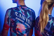 Thumbnail for article: CANYON//SRAM zondacrypto presenteert nieuw tenue voor seizoen 2026