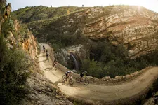 Thumbnail for article: De 5 mooiste gravelraces buiten Europa