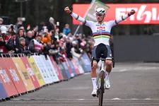 Thumbnail for article: Mathieu Van der Poel wint Scheldecross Antwerpen
