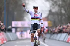 Thumbnail for article: Mathieu van der Poel en Lucinda Brand zegevieren in cross Koksijde