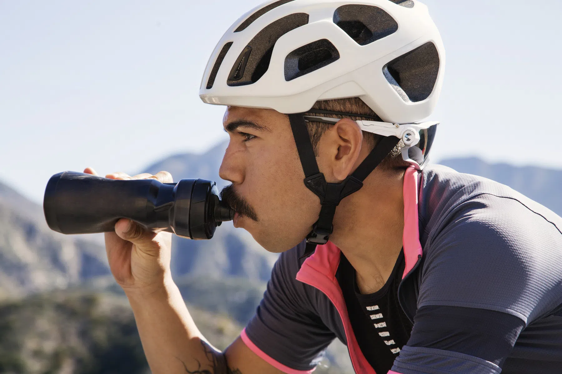 2 gouden tips om blessures vanuit je eeuwige gebogen zithouding te voorkomen