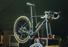 Thumbnail for article: Carbon is top, maar niet het beste? Deze materialen zijn nóg lichter en stijver