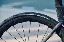 Thumbnail for article: Continental introduceert twee nieuwe bandenmaten in de Grand Prix 5000-serie