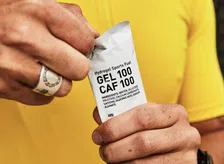 Thumbnail for article: Stop met alleen vóór je rit carb loaden: Ook onderweg valt veel te winnen