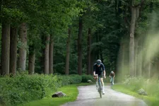 Thumbnail for article: De asymmetrie van fietsbenen: één been doet het werk en de andere lift mee