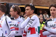 Thumbnail for article: Minder trainen, harder gaan: hoe UAE het idee van ‘kilometers vreten’ sloopt