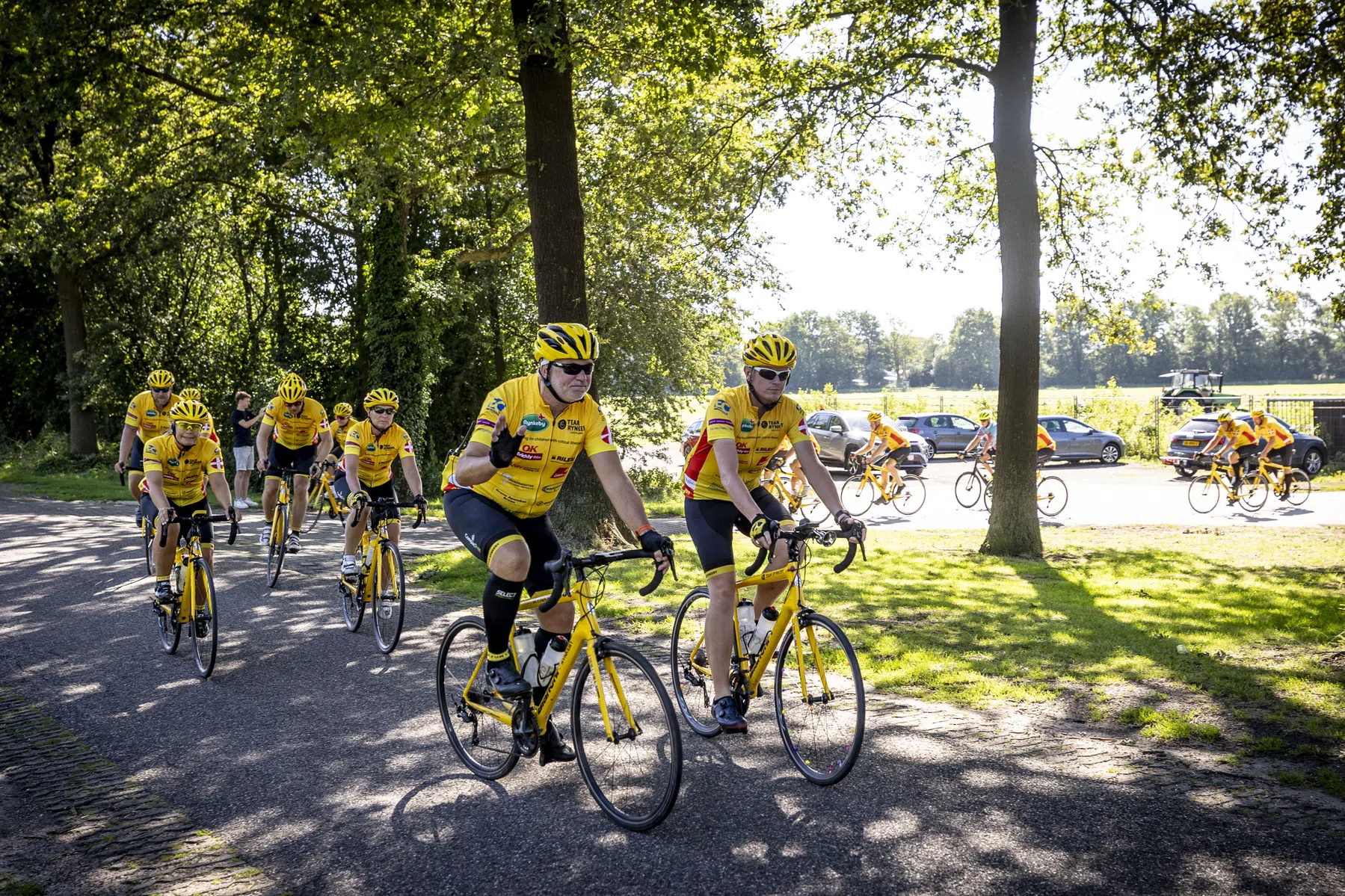 Waarom hebben mensen een hekel aan wielrenners?