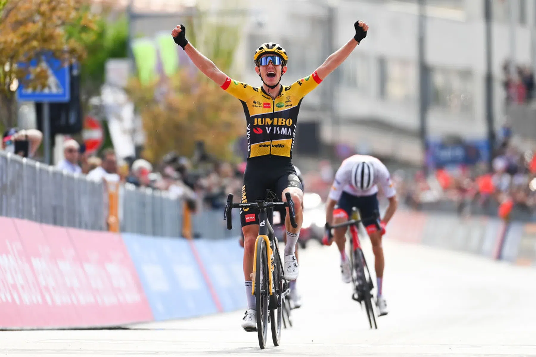 Terugblik: Koen Bouwman wint in Potenza in Giro d'Italia 2022 etappe 7