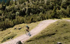 Kun je met een racefiets op gravel rijden?