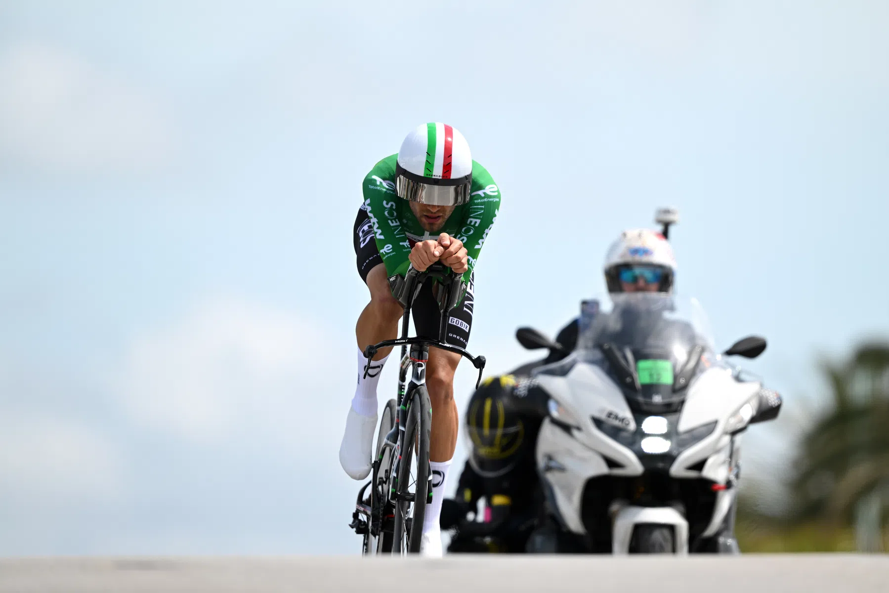 Filippo Ganna wint met overmacht de tijdrit in etappe 10 van de Giro d'Italia 2026