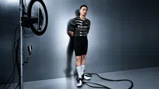 Thumbnail for article: Santini lanceert samen met Pirelli de nieuwe Sport Club 2026-collectie