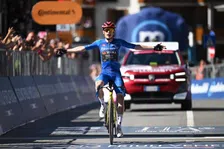 Thumbnail for article: Jonas Vingegaard domineert en slaat dubbelslag in etappe 14 Giro d'Italia